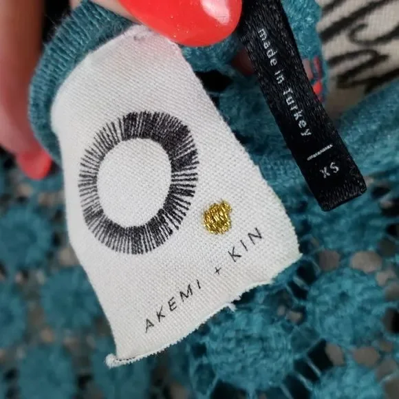 {Anthropologie | Akemi + Kin} long sleeve shirt - Picture 5 of 6